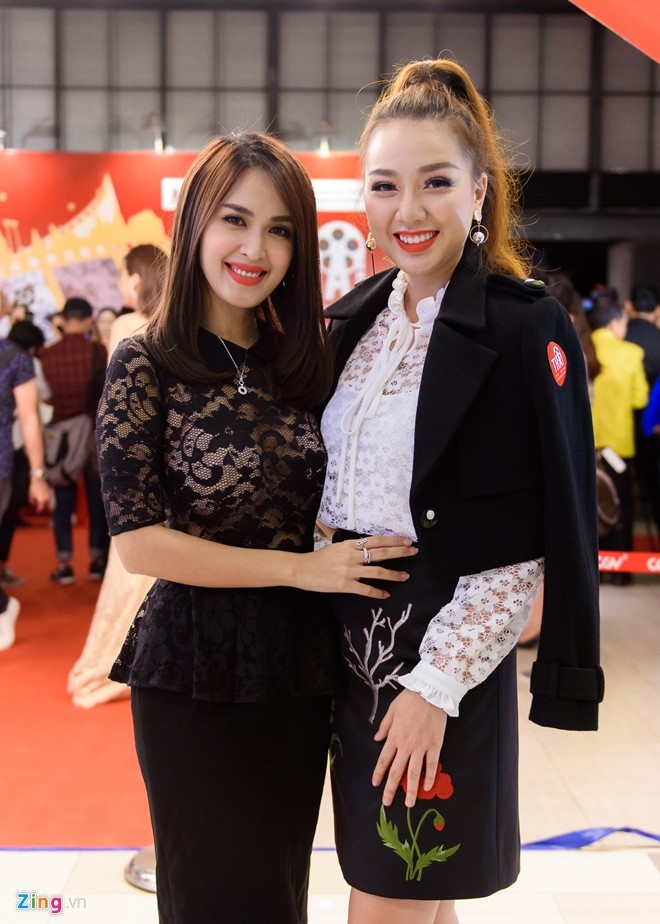 Sao Viet tap nap tren tham do Lien hoan phim Thai Lan hinh anh 3