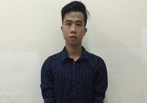 gai-mai-dam-thue-nam-sinh-chup-anh-khoa-than-cau-khach