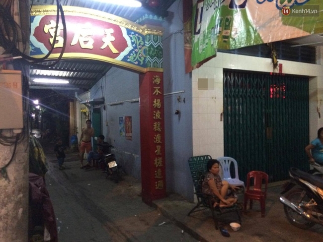 TP. HCM: Nam thanh niên đâm chết bạn nhậu rồi về nhà ôm mẹ khóc trước khi bị bắt giữ - Ảnh 1.