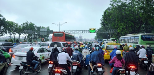 Người SG “chôn chân” trên đường đi làm ngày đầu tuần - 6