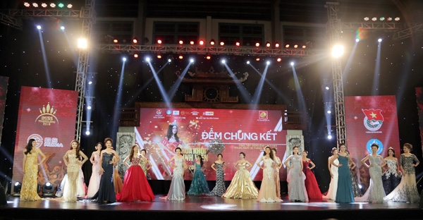 Toàn cảnh 25 thí sinh tham dự đêm chung kết Hoa khôi sinh viên Hà Nội 2016