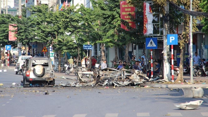 Hiện trường vụ nổ taxi ở Cẩm Phả /// Ảnh V.N.K