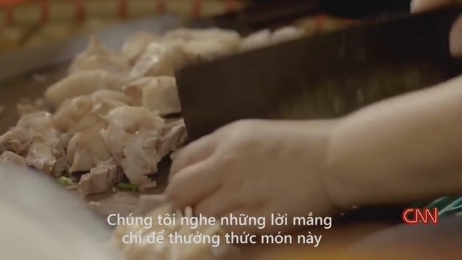 Quán bún chửi nổi tiếng Hà Nội lên sóng CNN: Tự hào hay xấu hổ? - Ảnh 3.