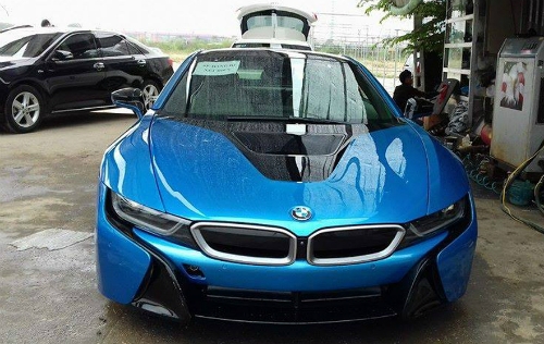 bmw-i8-mau-doc-sieu-xe-xau-so-nhat-tai-viet-nam-2