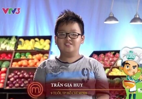 Cau be noi chuyen hai huoc noi bat tai 'Vua dau bep nhi' hinh anh 1