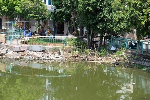 Nhà hàng, quán ăn “bức tử” nước Hồ Tây - ảnh 1