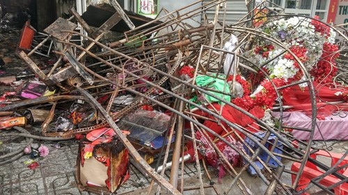 Sốc với hiện trường vụ cháy làm bé gái và bố mẹ tử vong - ảnh 4