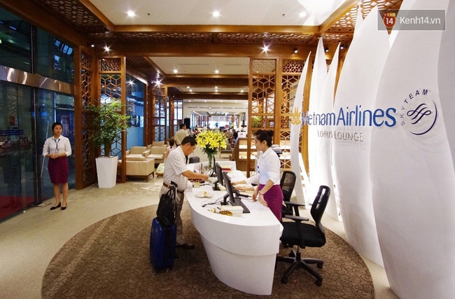 Cận cảnh phòng khách hạng thương gia của Vietnam Airlines ở sân bay Nội Bài - Ảnh 2.