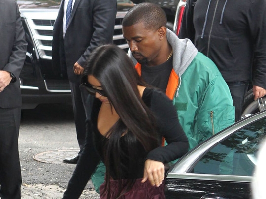  Cô Kim “siêu vòng 3” và chồng, rapper Kanye West. Ảnh: Sky.News 