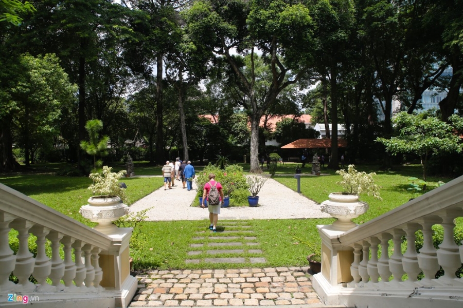 Kham pha toa nha Tong lanh su quan Phap o TP.HCM hinh anh 12