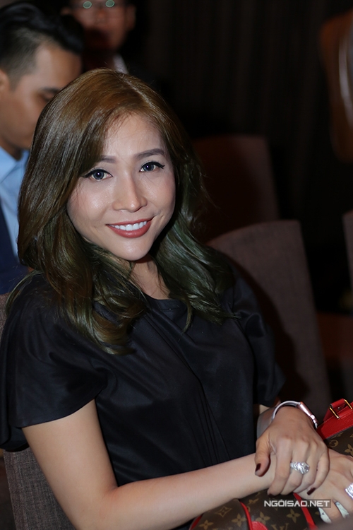 sao-viet-no-nuc-di-nghe-ho-ngoc-ha-hat-9