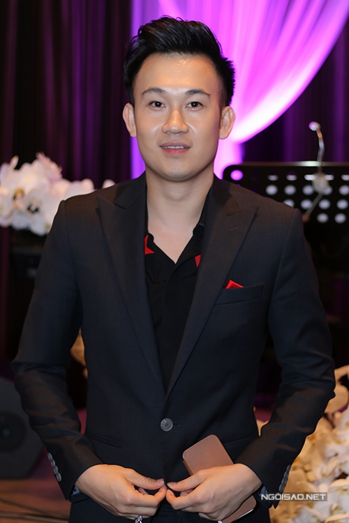 sao-viet-no-nuc-di-nghe-ho-ngoc-ha-hat-10