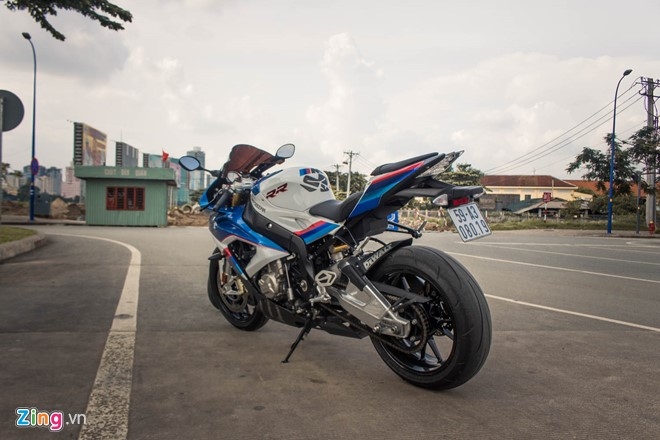 Sieu mo to BMW S1000RR len tem M Series tai Sai Gon hinh anh 4