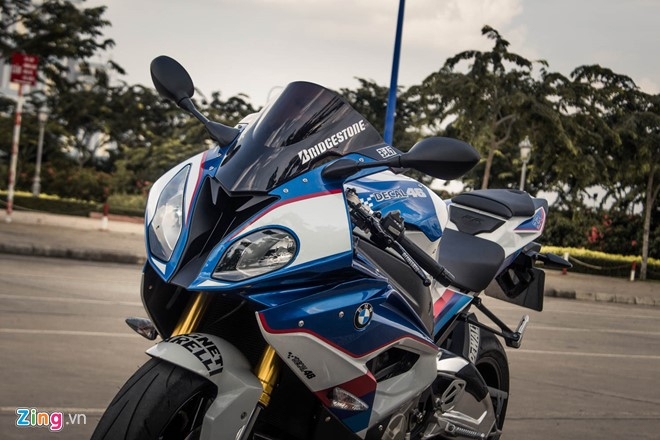 Sieu mo to BMW S1000RR len tem M Series tai Sai Gon hinh anh 5
