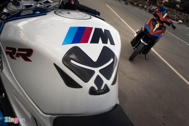 Sieu mo to BMW S1000RR len tem M Series tai Sai Gon hinh anh 10