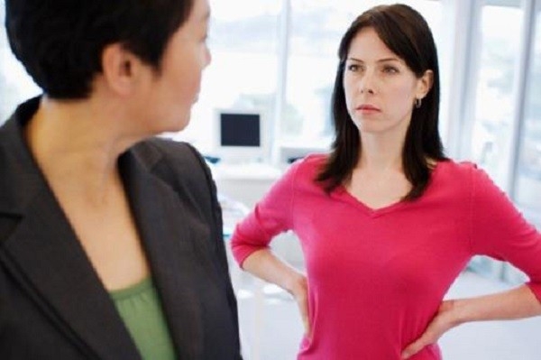 Image result for Bạn gái của con hỗn láo mà vợ chồng tôi không biết làm sao