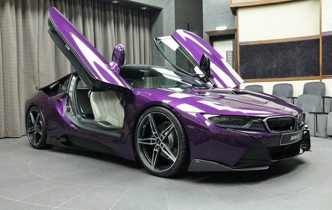 BMW i8 do chinh hang mau doc tai Abu Dhabi hinh anh 3