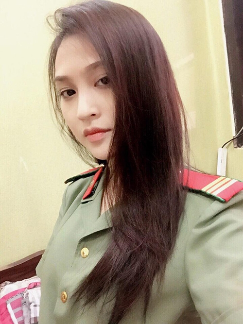 nu cong an khien cong dong mang san lung thong tin vi qua xinh dep - 7