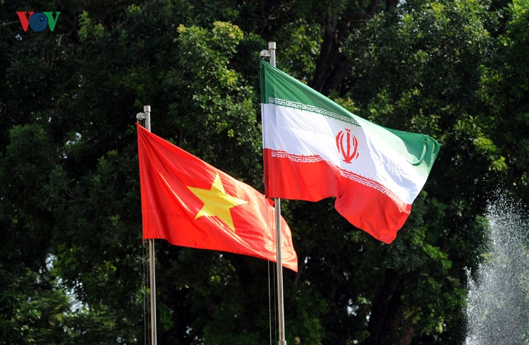 hinh anh le don tong thong iran tham chinh thuc viet nam hinh 1
