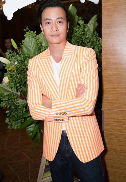 tran-thanh-hari-won-quan-quyt-trong-su-kien-7