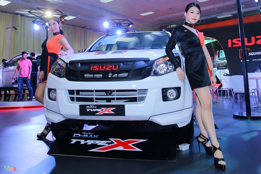 Dan chan dai tai Vietnam Motor Show 2016 hinh anh 2