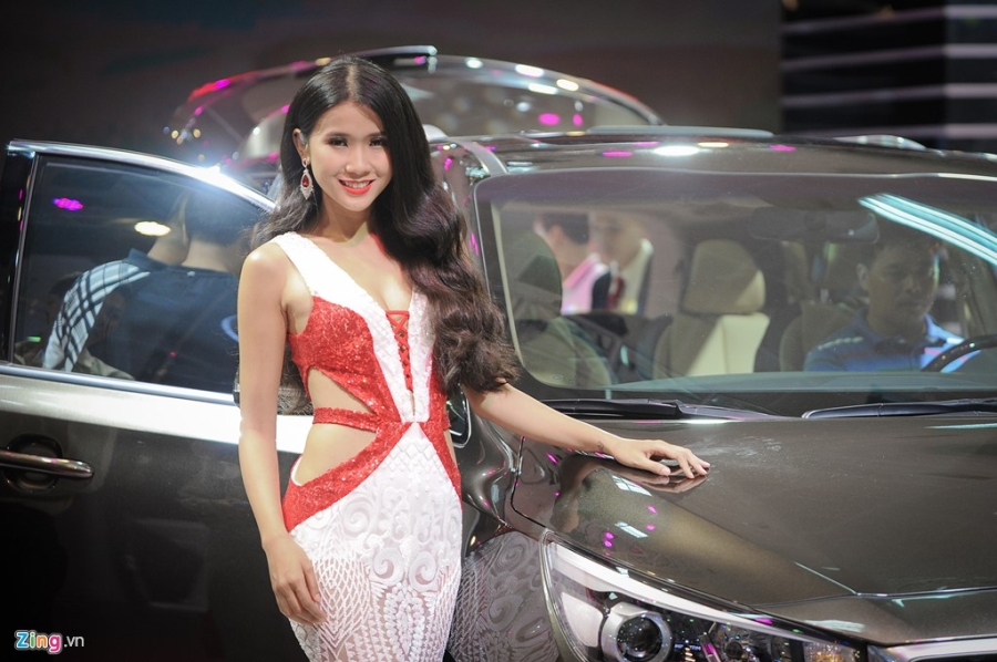 Dan chan dai tai Vietnam Motor Show 2016 hinh anh 4