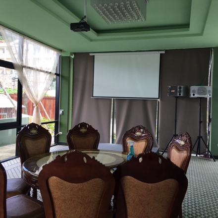 Phòng hát Karaoke bên trong biệt thự.