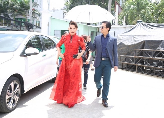 Manh Quynh: 'Phi Nhung van om toi truoc mat vo toi' hinh anh 1