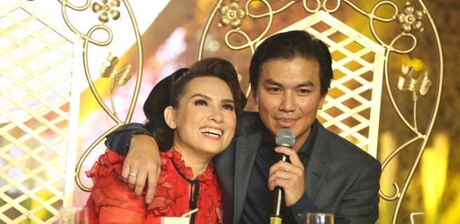 Manh Quynh: 'Phi Nhung van om toi truoc mat vo toi' hinh anh 2