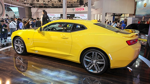 chi-tiet-chevrolet-camaro-ss-2016-tai-vms-2016-5