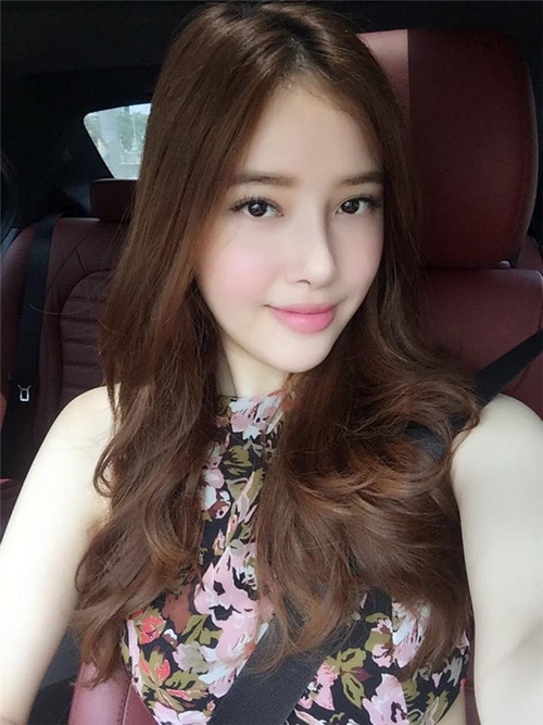 cuoc song giau sang dang mo uoc cua em gai sao viet hinh anh 5