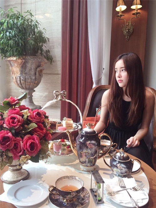 cuoc song giau sang dang mo uoc cua em gai sao viet hinh anh 8