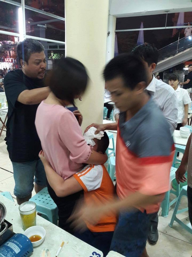 Hà Nội: Mâu thuẫn trên bàn nhậu, người đàn ông cầm bát nước nắm ném rách đầu bé trai 9 tuổi - Ảnh 1.