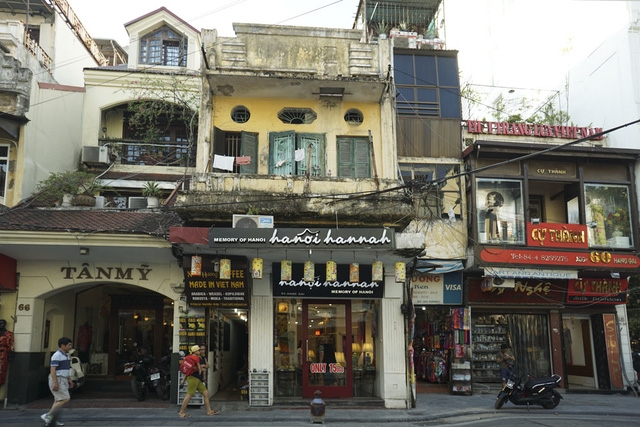  Trên phố Hàng Gai... 