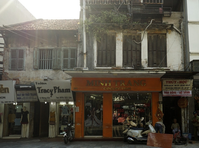  ... và phố Hàng Gà. 