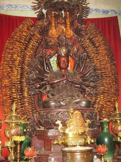 Tim thay tuong Phat nghin tay nghin mat bi trom hinh anh 1