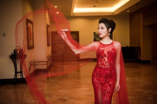 A hau Huyen My cuon hut voi dam xuyen thau hinh anh 4