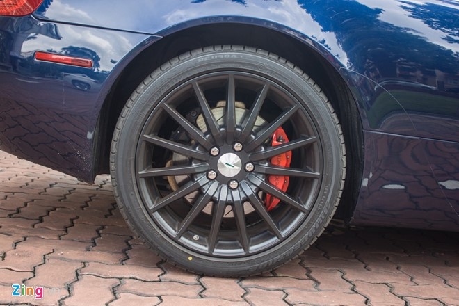 Aston Martin DB9 Volante ra bien trang tai Sai Gon hinh anh 9