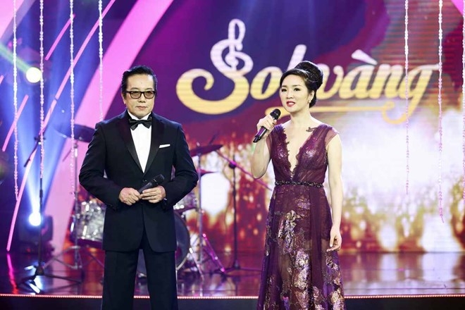 Elvis Phuong phong do tren san khau du 71 tuoi hinh anh 2