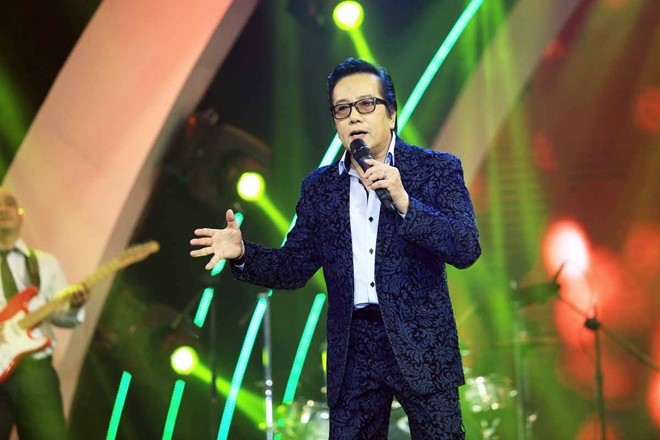 Elvis Phuong phong do tren san khau du 71 tuoi hinh anh 5