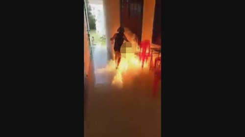 Bé gái đổ xăng đốt trường: 'Em nói đùa, nhưng bị ép làm thật' - ảnh 3