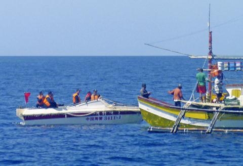 Philippines bat ngo nhuong bo Scarborough voi Trung Quoc?