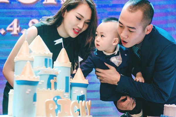 5-my-nhan-viet-bo-showbiz-ve-lam-ba-noi-tro-dam-dang-3