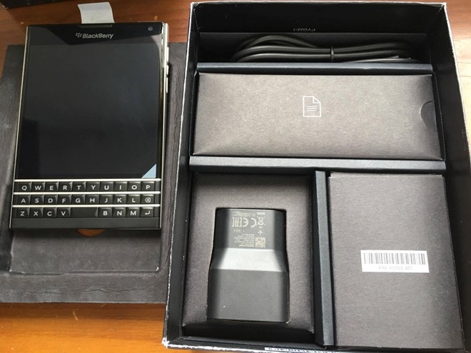 BlackBerry Passport quoc te ve VN voi gia 6,5 trieu dong hinh anh 1