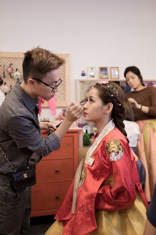 Chi Pu mặc Hanbok chụp ảnh cùng Á hậu Hàn Quốc