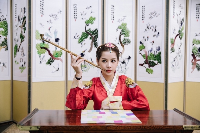 Chi Pu mặc Hanbok chụp ảnh cùng Á hậu Hàn Quốc
