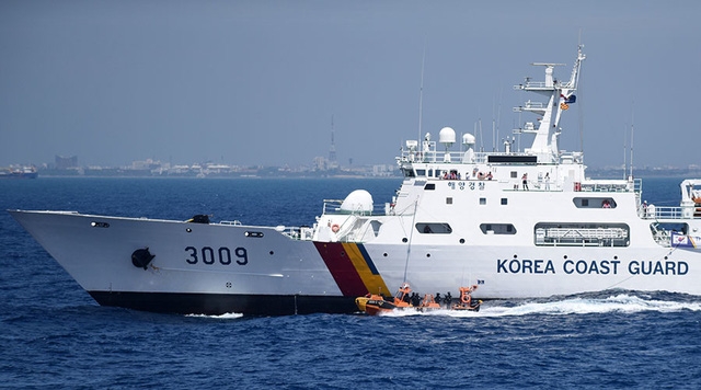  Một tàu tuần duyên Hàn Quốc. (Ảnh: AFP) 