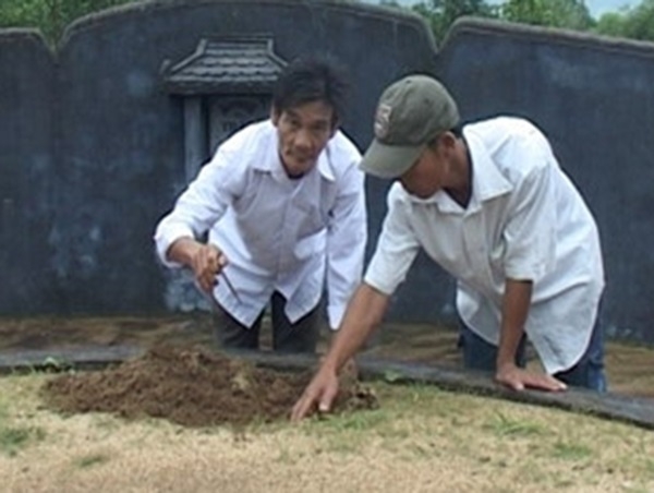 ke dong dinh len hang ngan ngoi mo co the bi phat 7 nam tu hinh anh 1