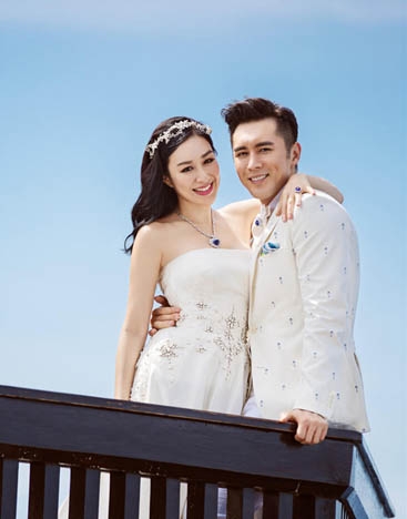 bom-sex-goc-viet-hoa-than-thanh-nguoi-ca-trong-thiep-cuoi-2