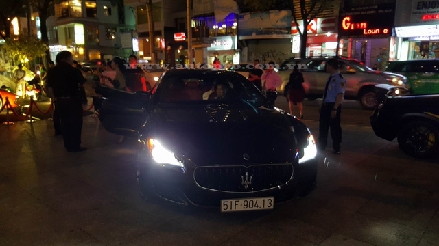  Maserati Quattroporte. 